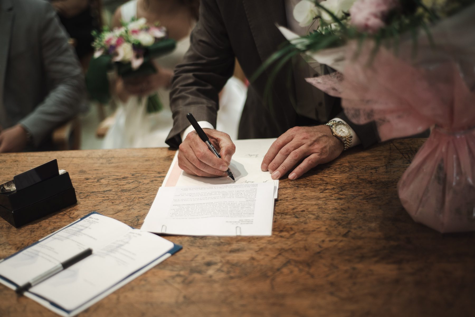 Signature du registre à la mairie
